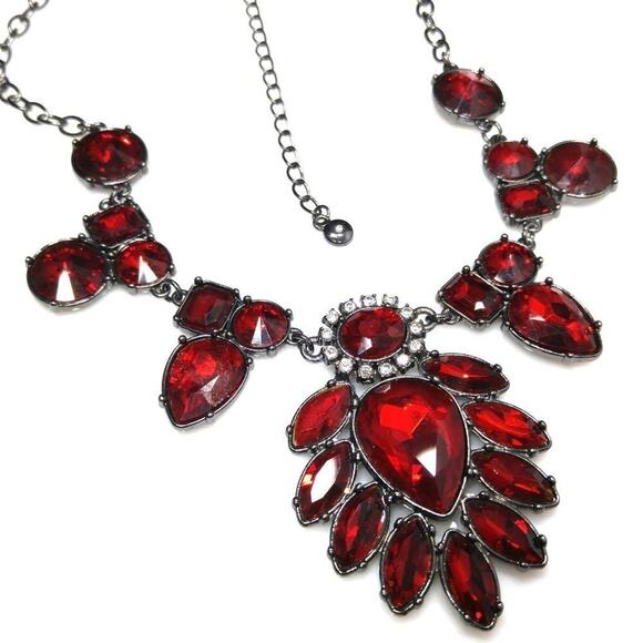 Vintage Red Rivoli Clear Rhinestones Pendant Necklace, 1990s, Gun Metal Gray - Picture 5 of 7